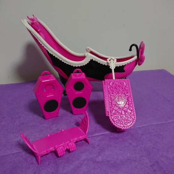 Monster high bath tub ect. - Picture 8 of 13